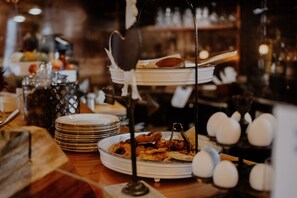 Free daily continental breakfast - The Horton Hotel and Rooftop Lounge (Boone)