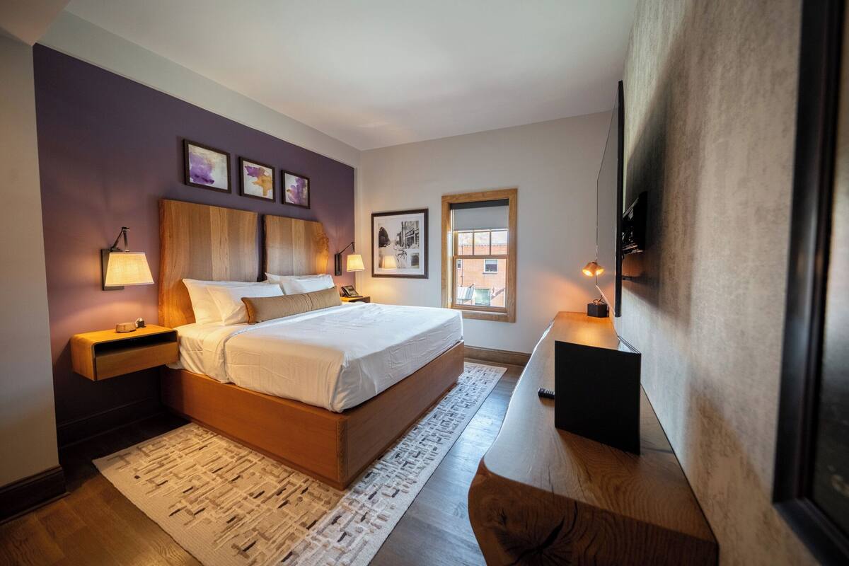 Premier Room | Premium bedding, down duvets, blackout curtains, iron/ironing board