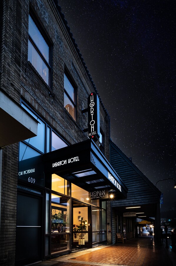 Exterior - The Horton Hotel and Rooftop Lounge (Boone)