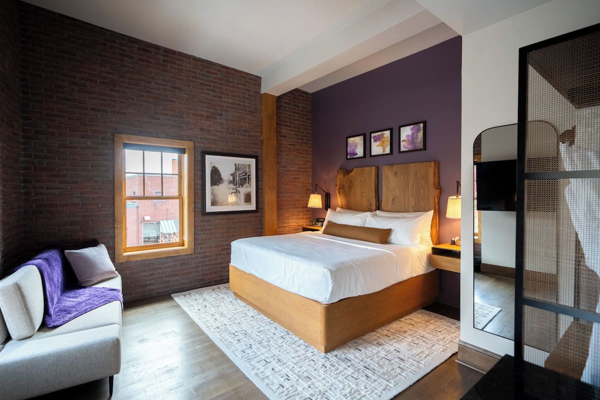 Executive Room | Premium bedding, down duvets, blackout curtains, iron/ironing board