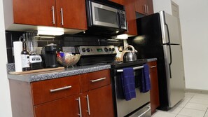 Fridge, microwave, stovetop, dishwasher