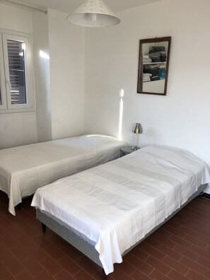 6 bedrooms, free WiFi, bed sheets