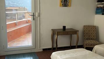 4 bedrooms, free WiFi, bed sheets