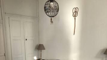 4 bedrooms, free WiFi, bed sheets