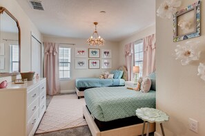 5 Schlafzimmer, Bügeleisen/Bügelbrett, Internetzugang, Bettwäsche