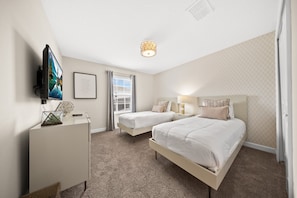 4 bedrooms, iron/ironing board, travel cot, Internet