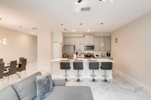Interior - 408 OC - Luxe 4BR Townhome Private Pool 11 Guests (Four Corners)