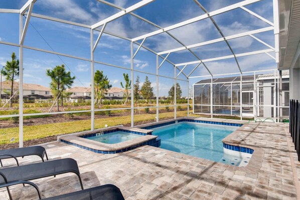Beheizter Pool
