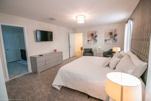 6 bedrooms, iron/ironing board, Internet, bed sheets
