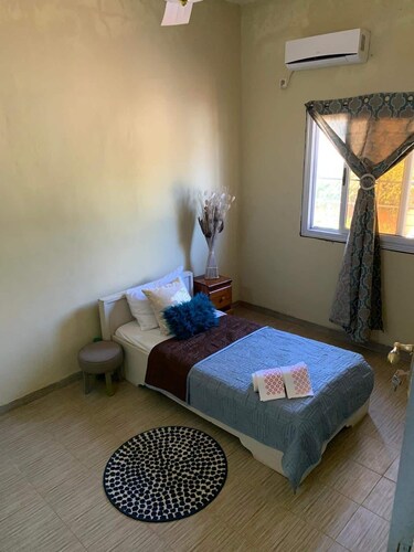 Accommodation with private entrance to the racecourse