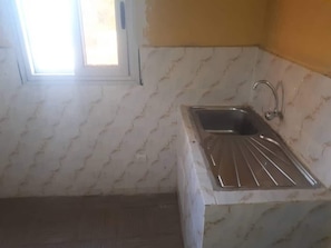 Frigorifero, microonde, bollitore elettrico, frullatore