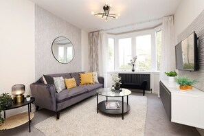 TV - Splendid Apartment near City Centre (Edinburgh)