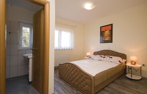 2 bedrooms, free WiFi, bed sheets