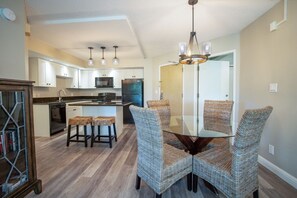 Dining - Renovated Penthouse Studio (Kihei)