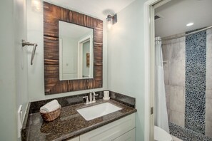 Bathroom - Renovated Penthouse Studio (Kihei)