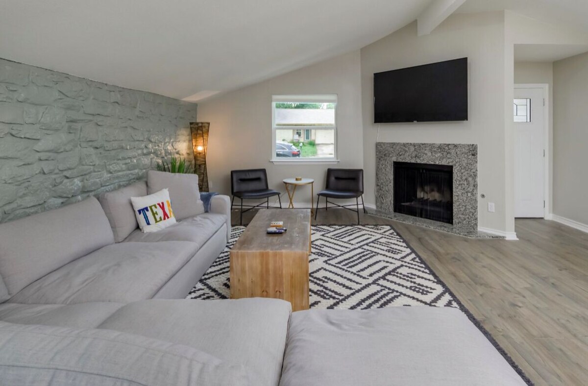 Photo 8 of Prime Location 4 bedroom South Austin