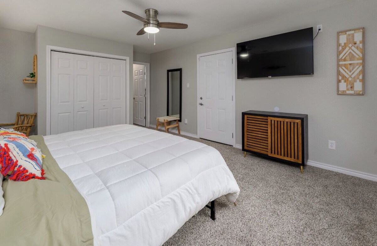 Photo 16 of Prime Location 4 bedroom South Austin