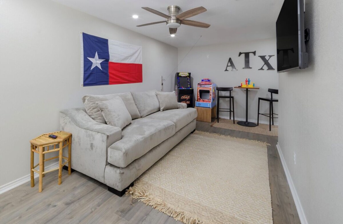 Photo 24 of Prime Location 4 bedroom South Austin