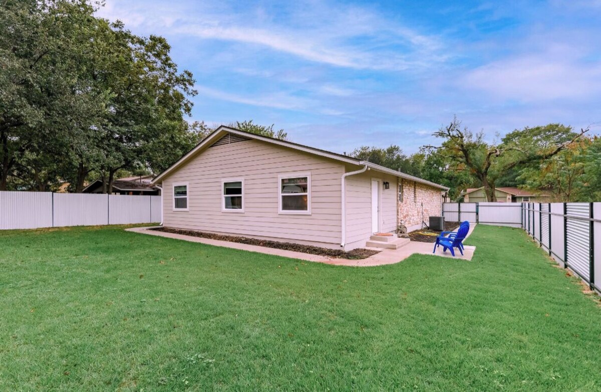Photo 5 of Prime Location 4 bedroom South Austin