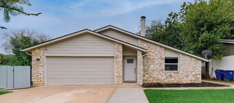 Prime Location 4 bedroom South Austin