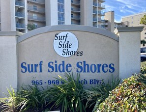 Exterior detail - Beachfront Large Private Balcony Top Floor! Chairs, umbrella in storage room. (Gulf Shores)