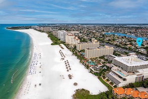 Beach nearby, sun-loungers, beach towels - 7 min Beach Walk 🏖 Pool 88° Arcade 🎮 Pool Table 🎱 8 bikes 🚴 Selfie Wall🤳 (Marco Island)