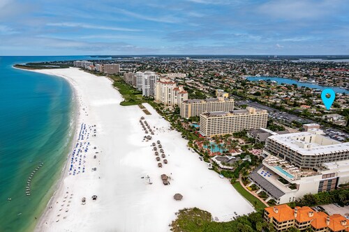 7 min Beach Walk 🏖 Pool 88° Arcade 🎮 Pool Table 🎱 8 bikes 🚴 Selfie Wall🤳