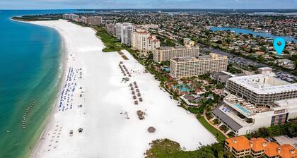 7 min Beach Walk 🏖 Pool 88° Arcade 🎮 Pool Table 🎱 8 bikes 🚴 Selfie Wall🤳