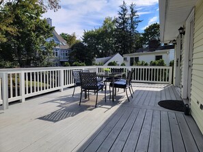 Outdoor dining - Serene upstairs apt. Walk to town, train, & beach ferry! Off-street parking. (Greenwich)