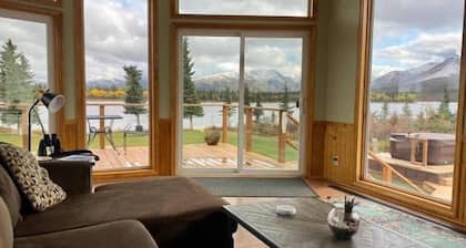 Lake House Family Retreat @ Denali Nat'l Park. Hot