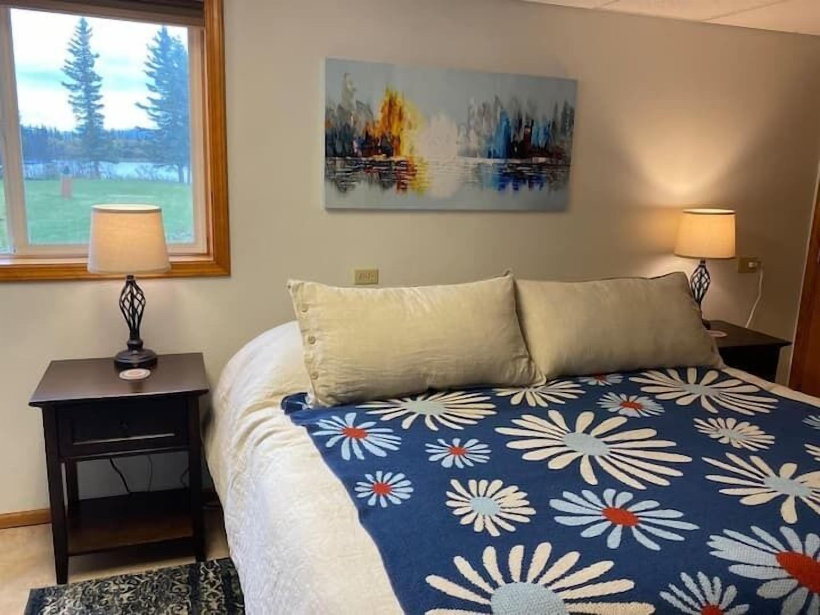 6 slaapkamers, een strijkplank/strijkijzer, wifi, beddengoed