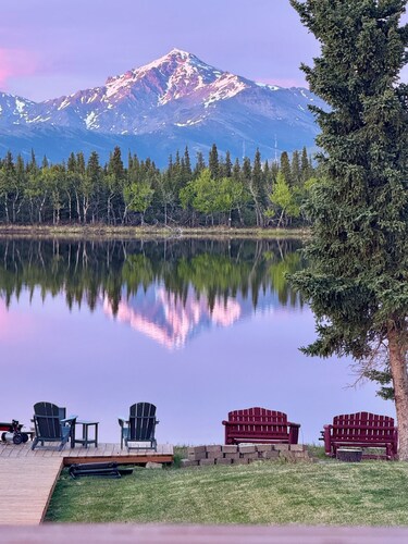 Lake House Family Retreat @ Denali Nat'l Park. Hot