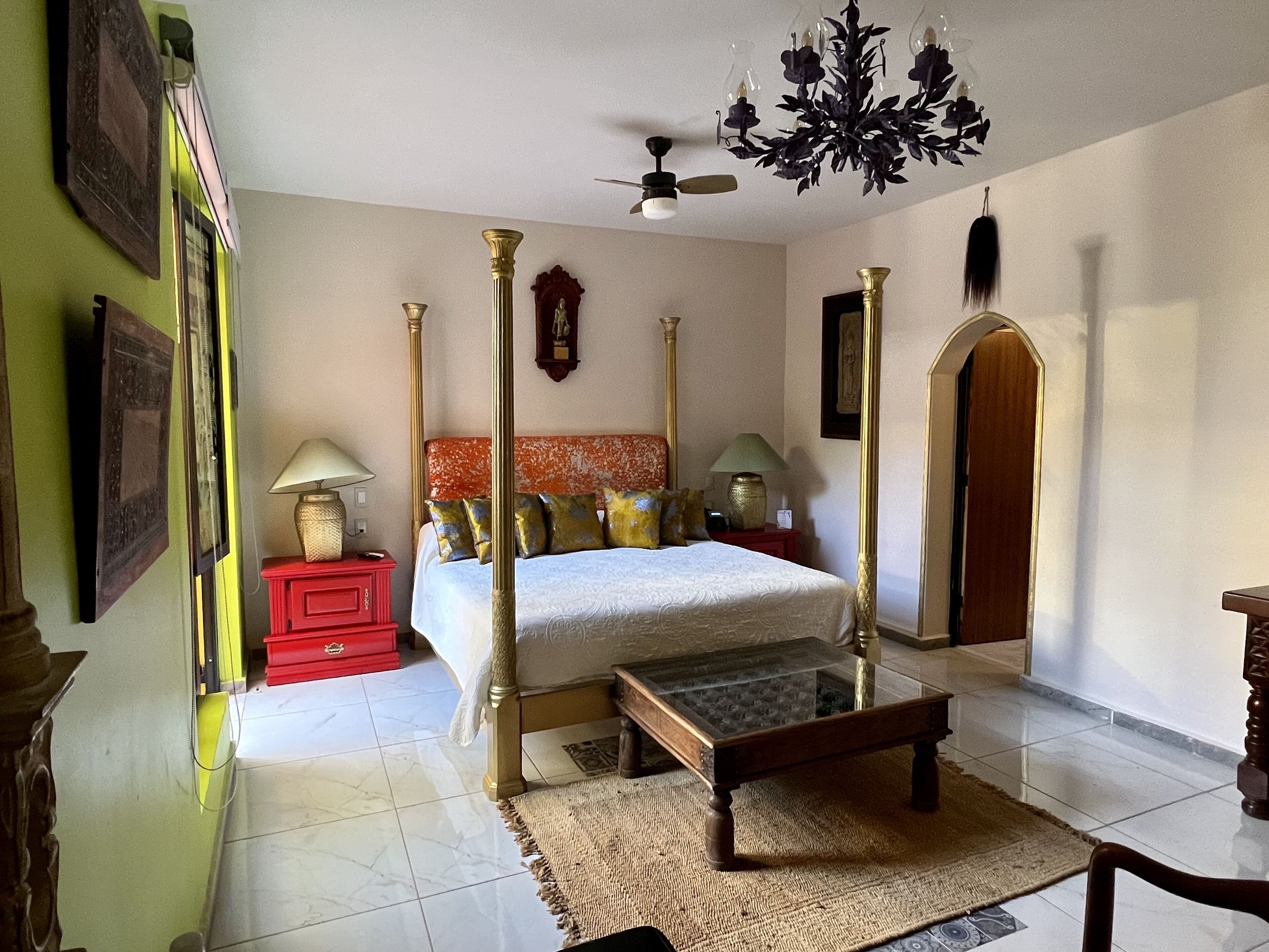 Luxury-Zimmer | Hochwertige Bettwaren, Daunenbettdecken, Zimmersafe