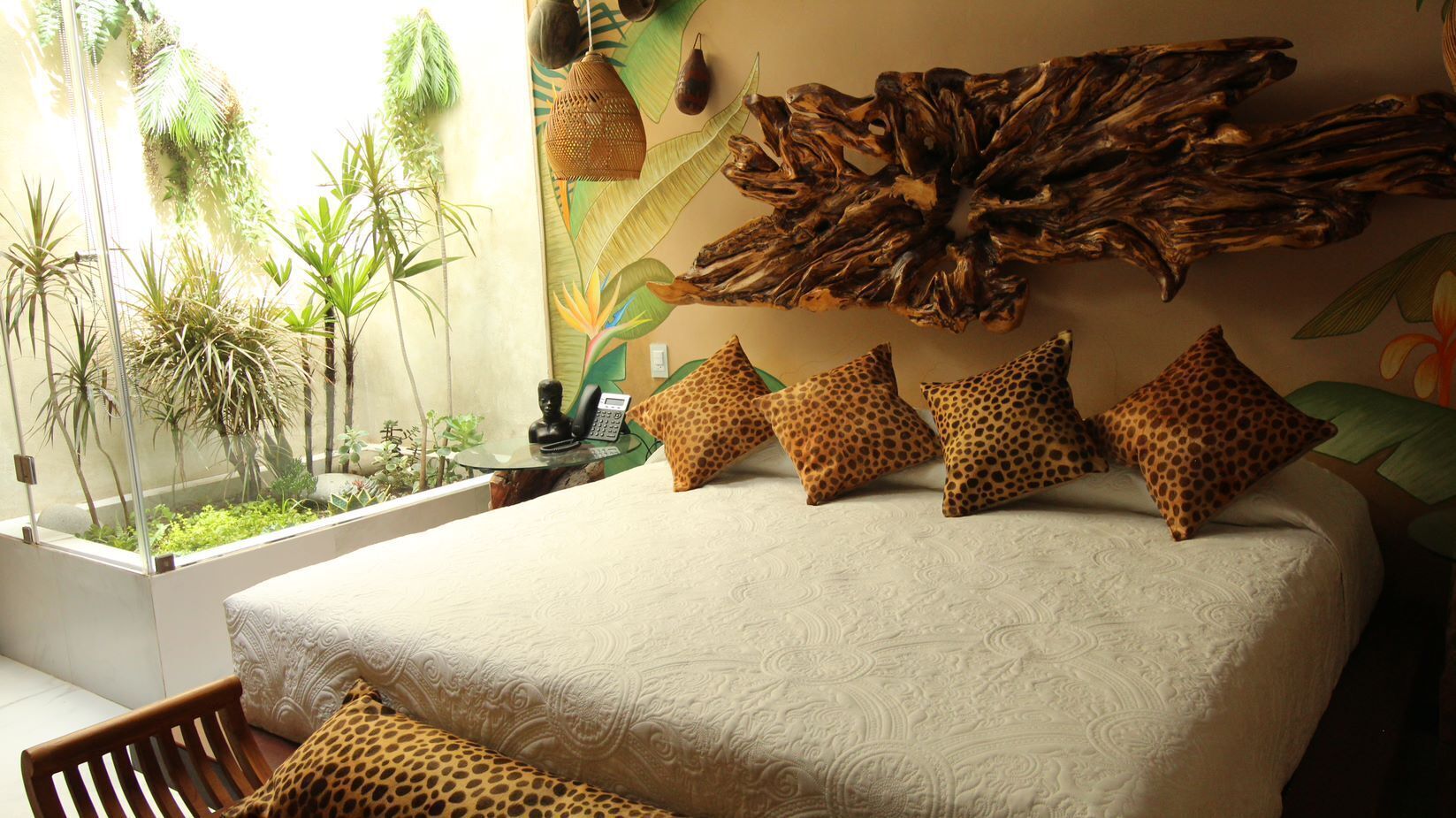 Kenia | Hochwertige Bettwaren, Daunenbettdecken, Zimmersafe