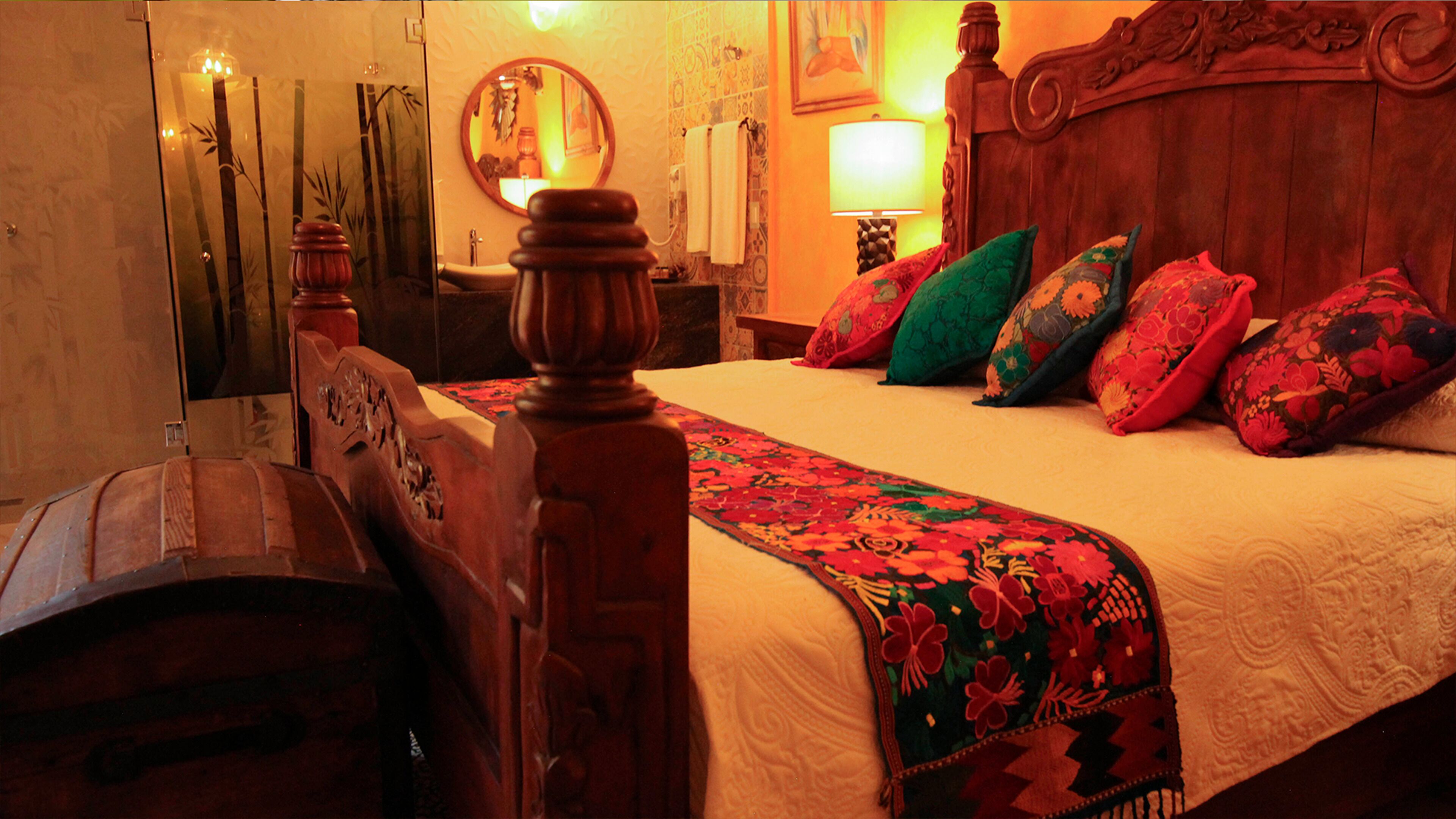 Frida | Hochwertige Bettwaren, Daunenbettdecken, Zimmersafe