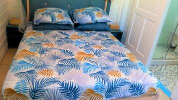 1 slaapkamer, een kluis op de kamer, een strijkplank/strijkijzer