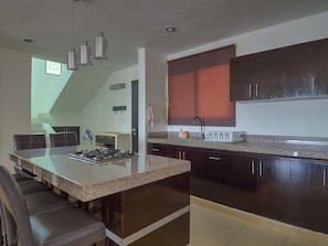 Fridge, microwave, oven, stovetop