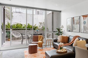 TV - Ultimate Comfort Gem in St Kilda ⭐⭐⭐⭐⭐ (St Kilda)