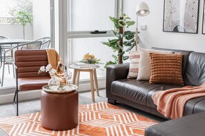 TV - Ultimate Comfort Gem in St Kilda ⭐⭐⭐⭐⭐ (St Kilda)