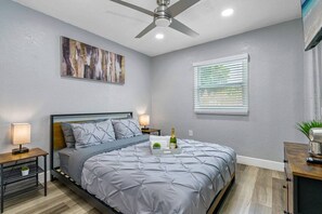 4 bedrooms, iron/ironing board, WiFi, bed sheets