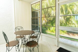 Dining - Beautiful 2 bedroom Condo! Owners require a 3 month rental  Jan- March. (Marco Island)