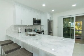 Fridge, microwave, stovetop, coffee/tea maker - Beautiful 2 bedroom Condo! Owners require a 3 month rental  Jan- March. (Marco Island)