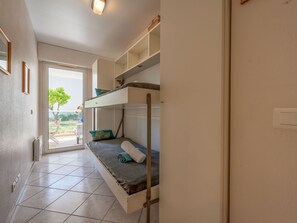 2 bedrooms, free WiFi - Nice apartment for 6 guests with pool, WIFI, TV and terrace (Antibes)