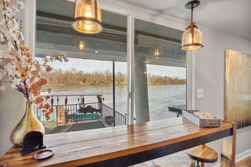 Riverside Haven. Sac River - BBQ - 180* Views - WiFi