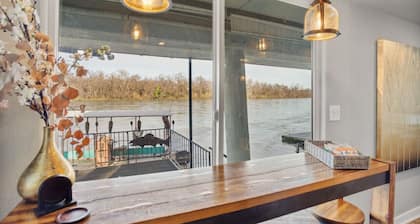 Riverside Haven. Sac River - BBQ - 180* Views - WiFi