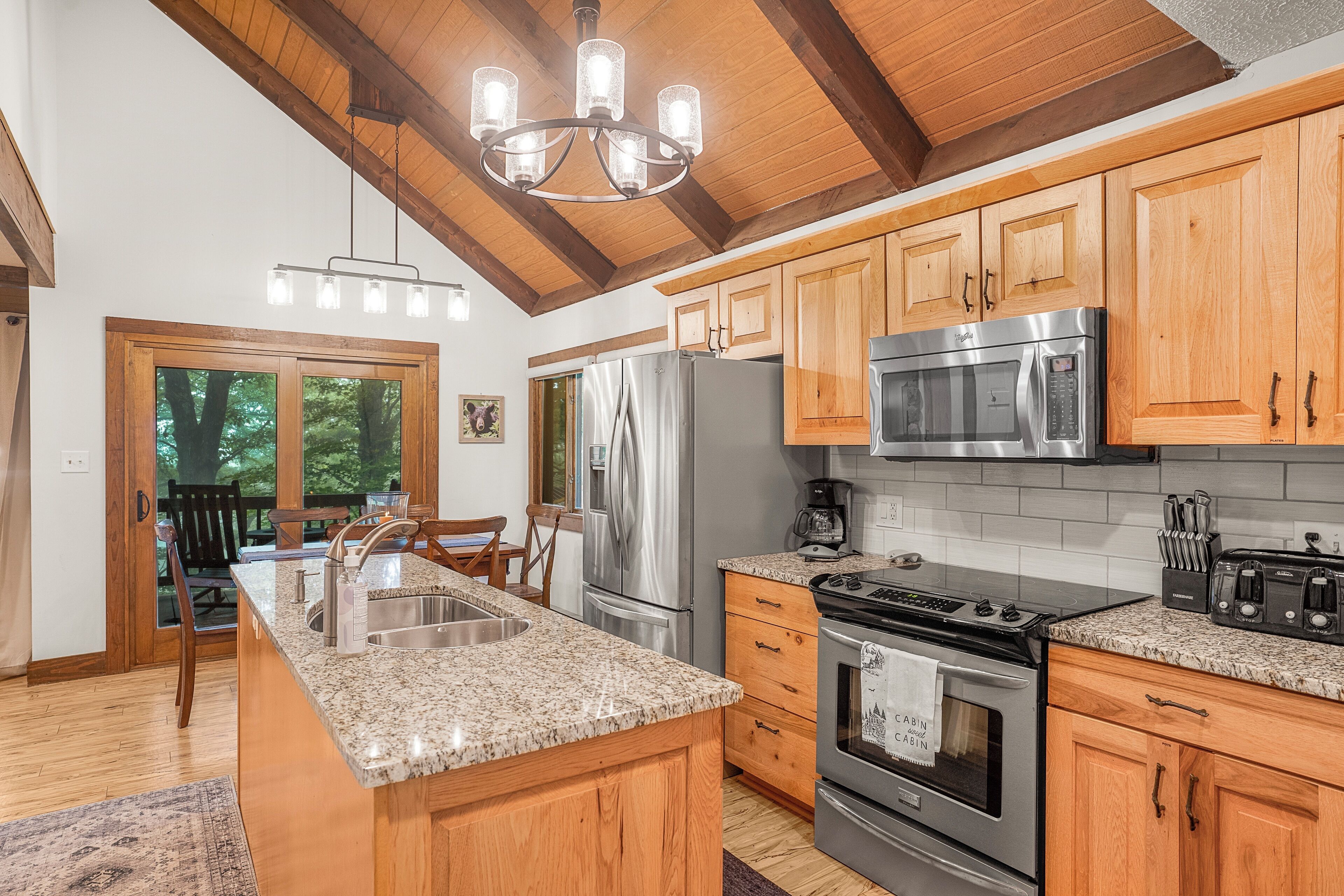 Refrigerador, microondas, horno, placa de cocina