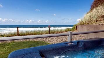 Tina de hidromasaje al aire libre