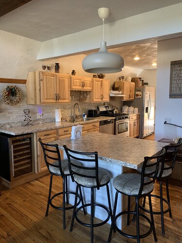 Close to a ski resort  located in beautiful Amish  country, close to Allegany SP