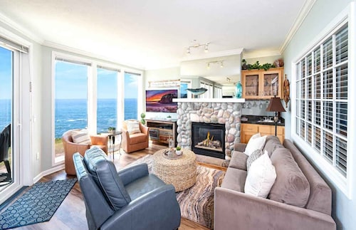 Coastal Breakers Condo, Ocean Patio, BBQ & Pool