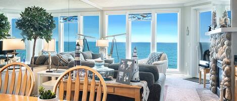 Fernseher, Kamin, Hulu, Bücher